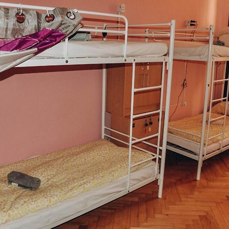 Hostel Motion Краков Экстерьер фото