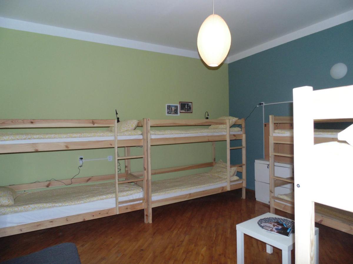 Hostel Motion Краков Экстерьер фото