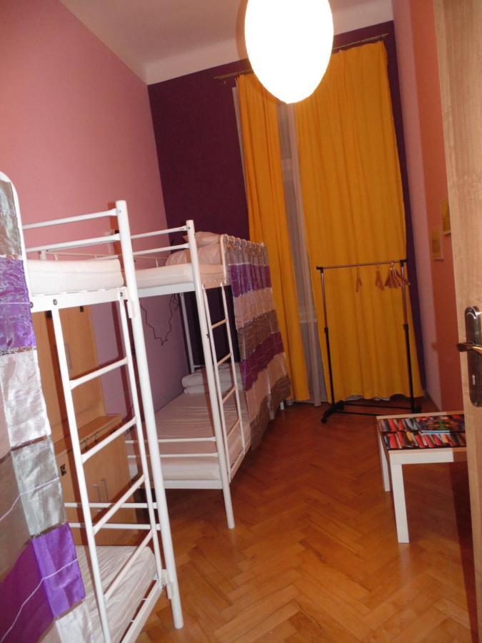 Hostel Motion Краков Экстерьер фото